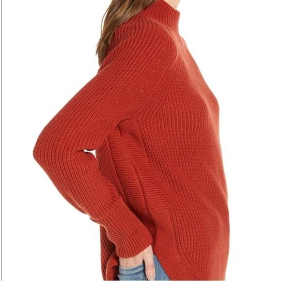 Treasure & Bond Mock Neck sweater Medium in red ochre - Picture 2 of 6